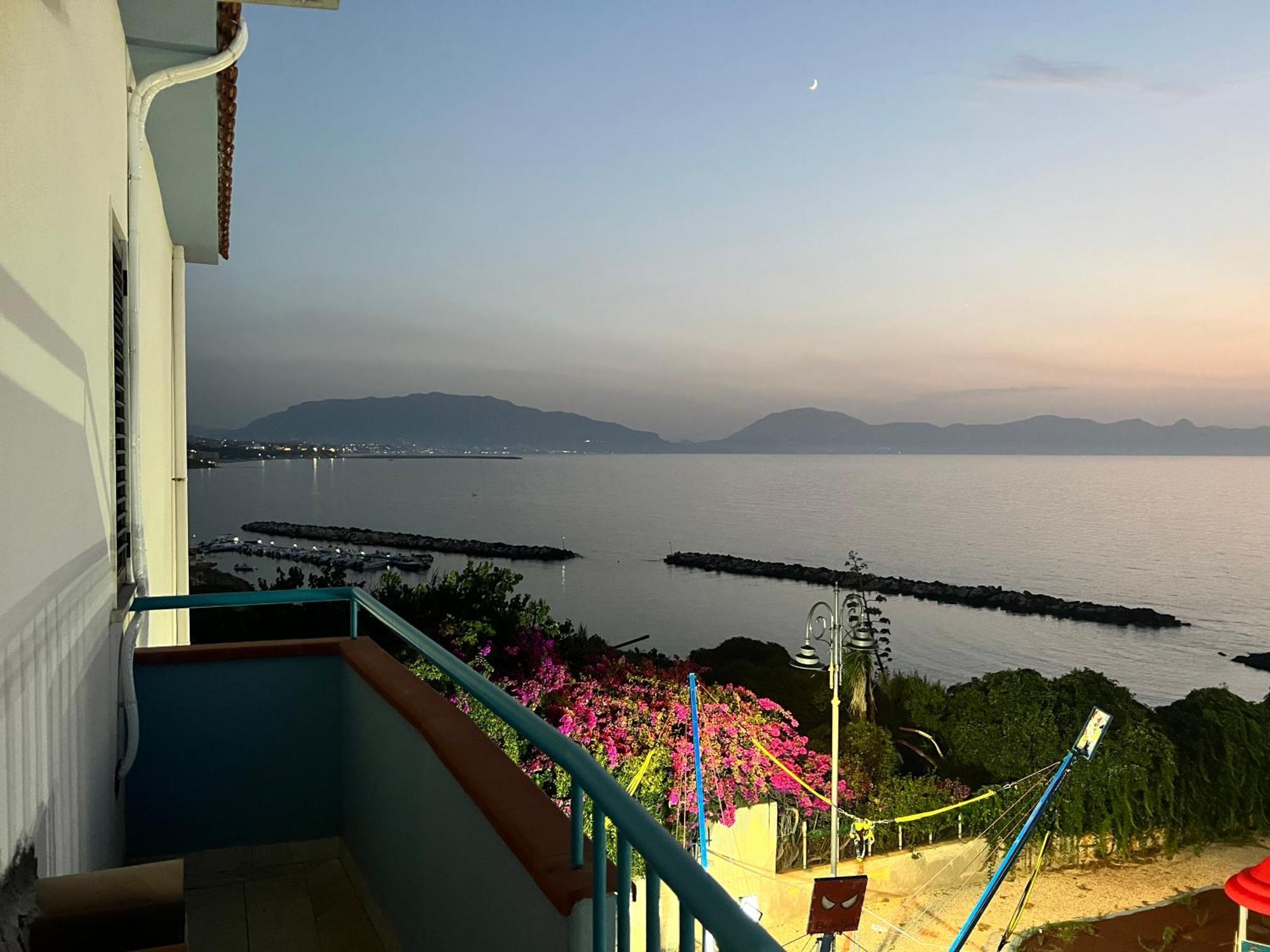 Vista Mare Apartment Trappeto  Ngoại thất bức ảnh